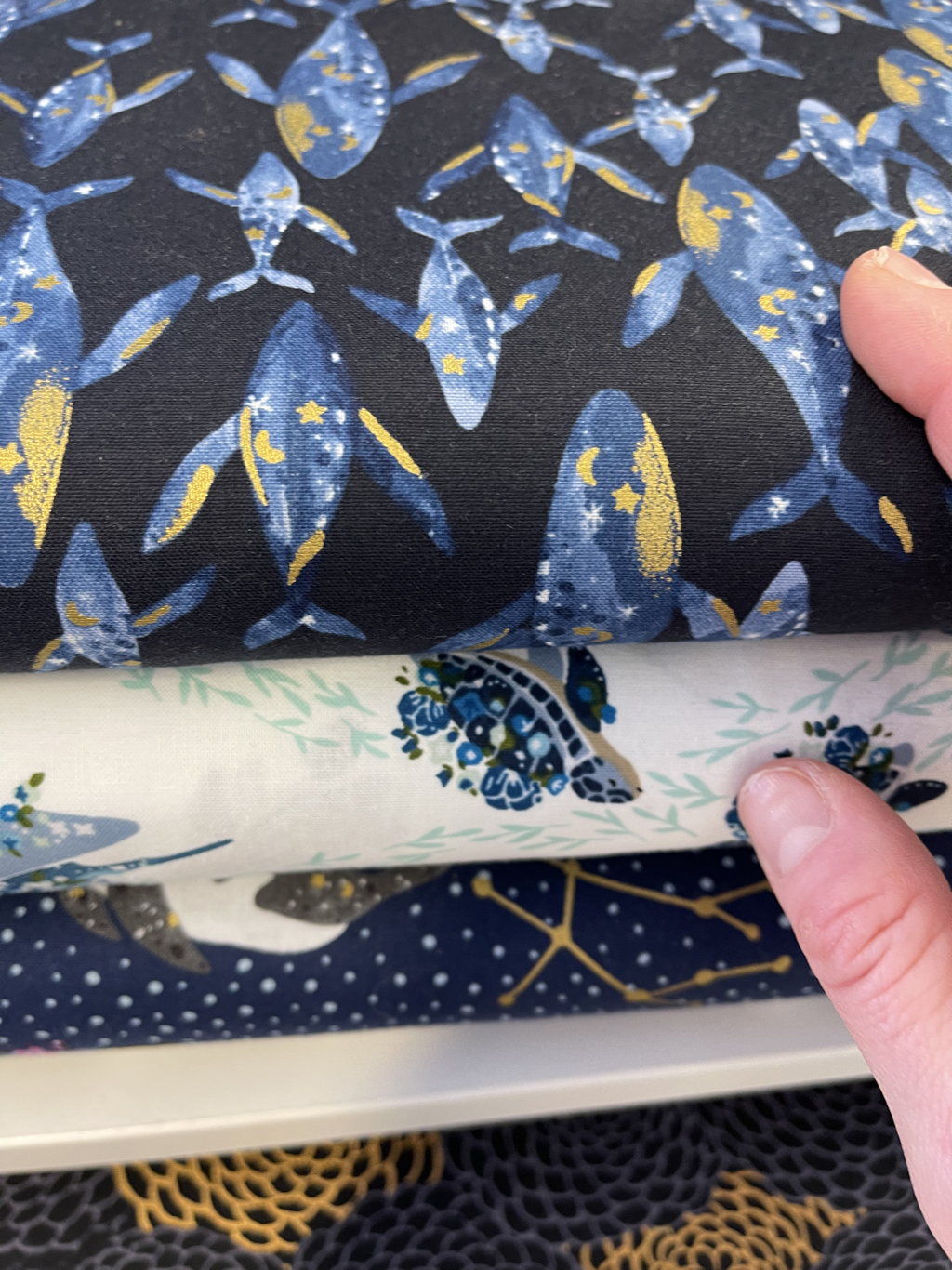 whale fabric in quiltstudion sweden